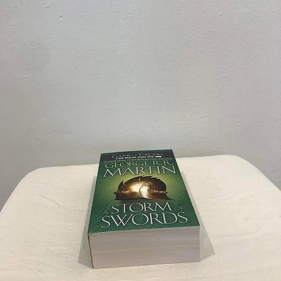 Game of Thrones 5-Book Boxed Set by George R. R. Martin - Picture 10 of 13